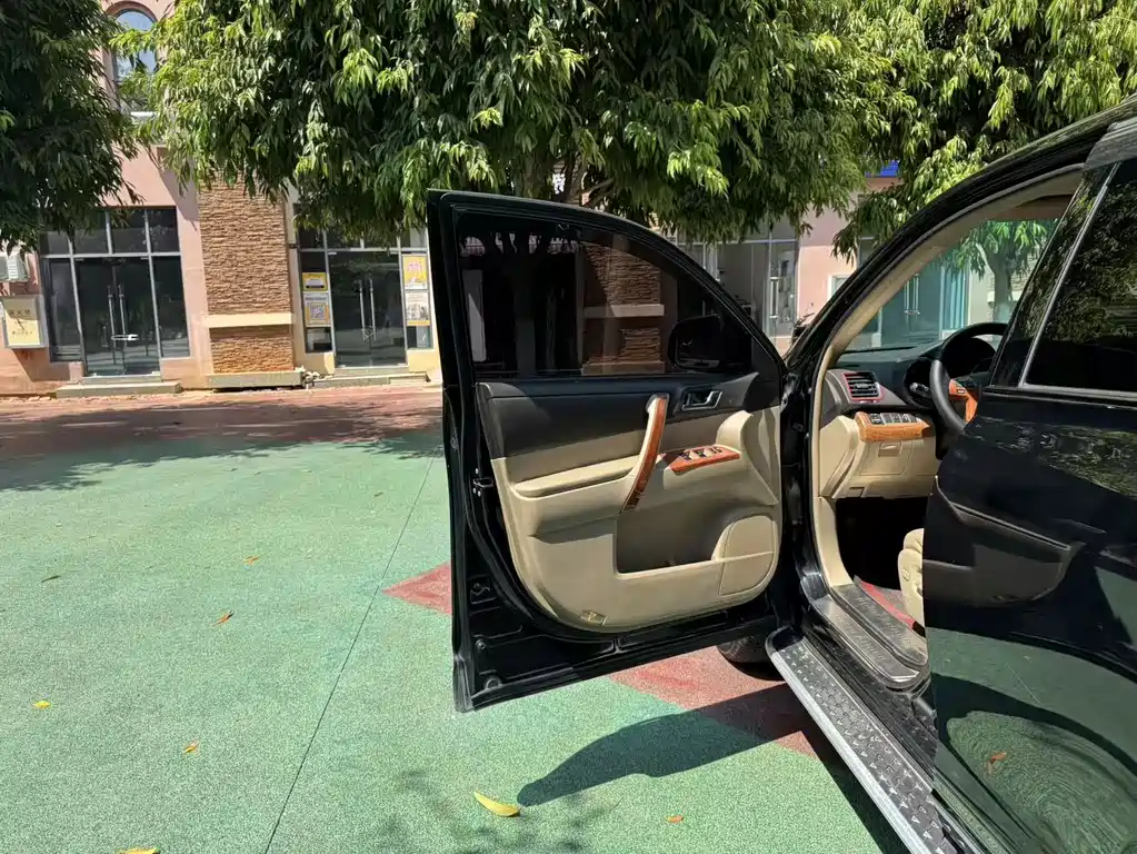 Toyota Highlander — миниатюра 10
