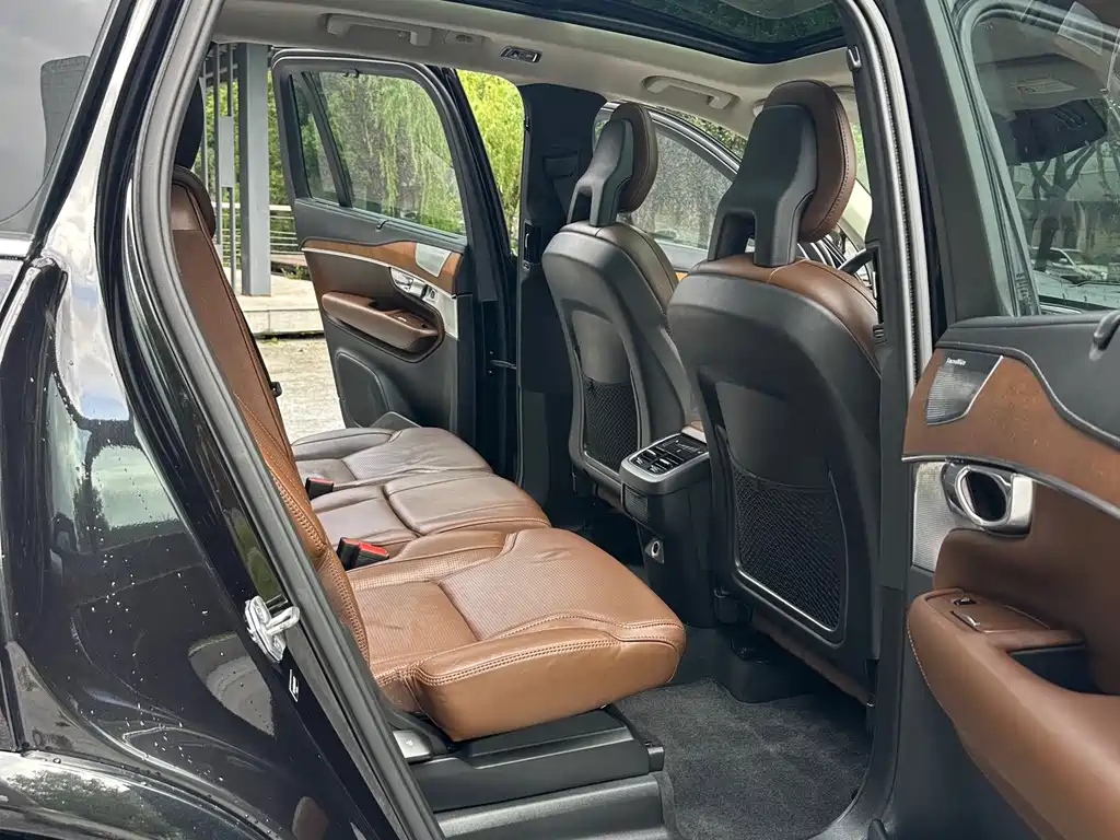 Volvo XC90 — миниатюра 13