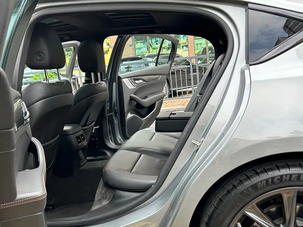 Cadillac CT5 — миниатюра 9