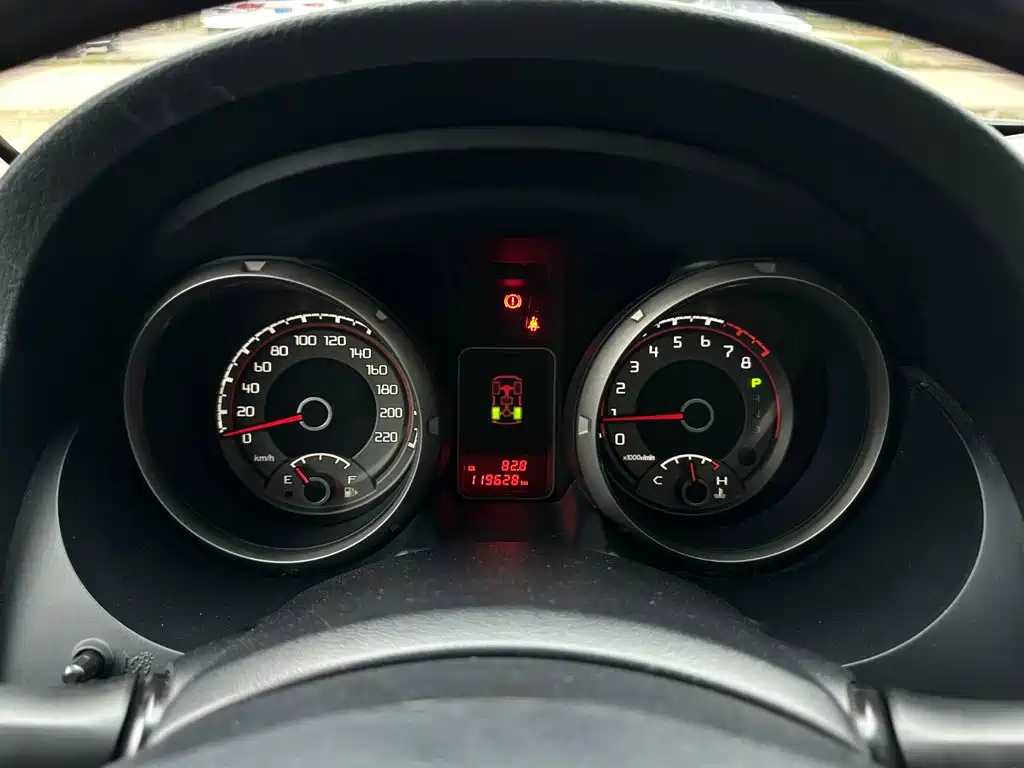 Mitsubishi Pajero (Import) — миниатюра 12