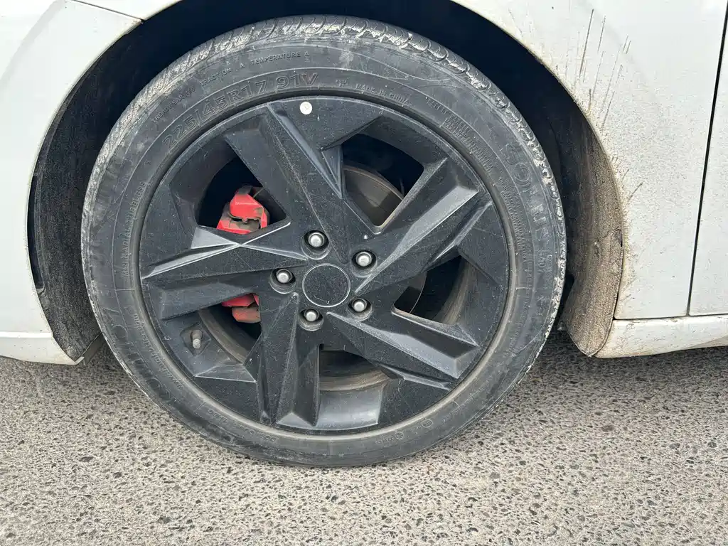 Hyundai Elantra — миниатюра 12