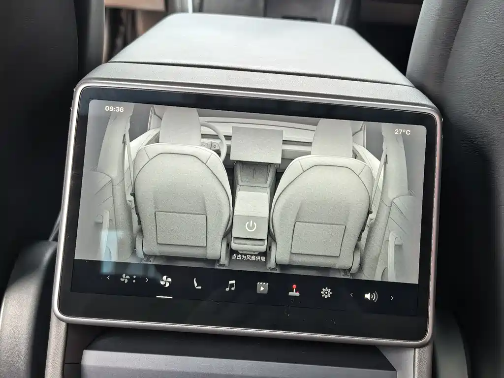 Tesla Model Y — миниатюра 16