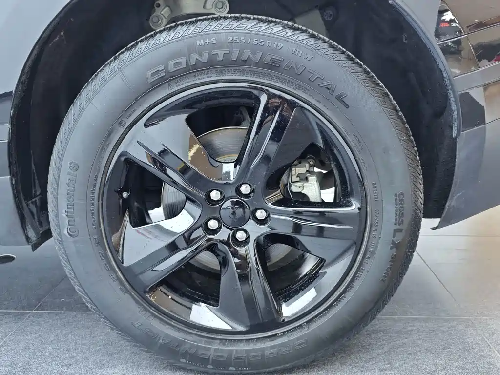 Land Rover Velar — миниатюра 15