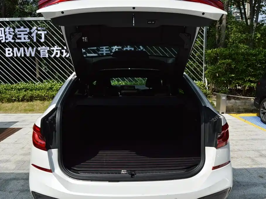 BMW 6 Series GT — миниатюра 8