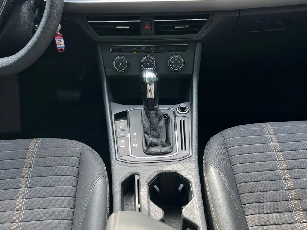 Volkswagen Lavida — миниатюра 13