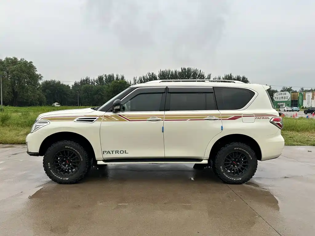 Nissan Patrol — миниатюра 7