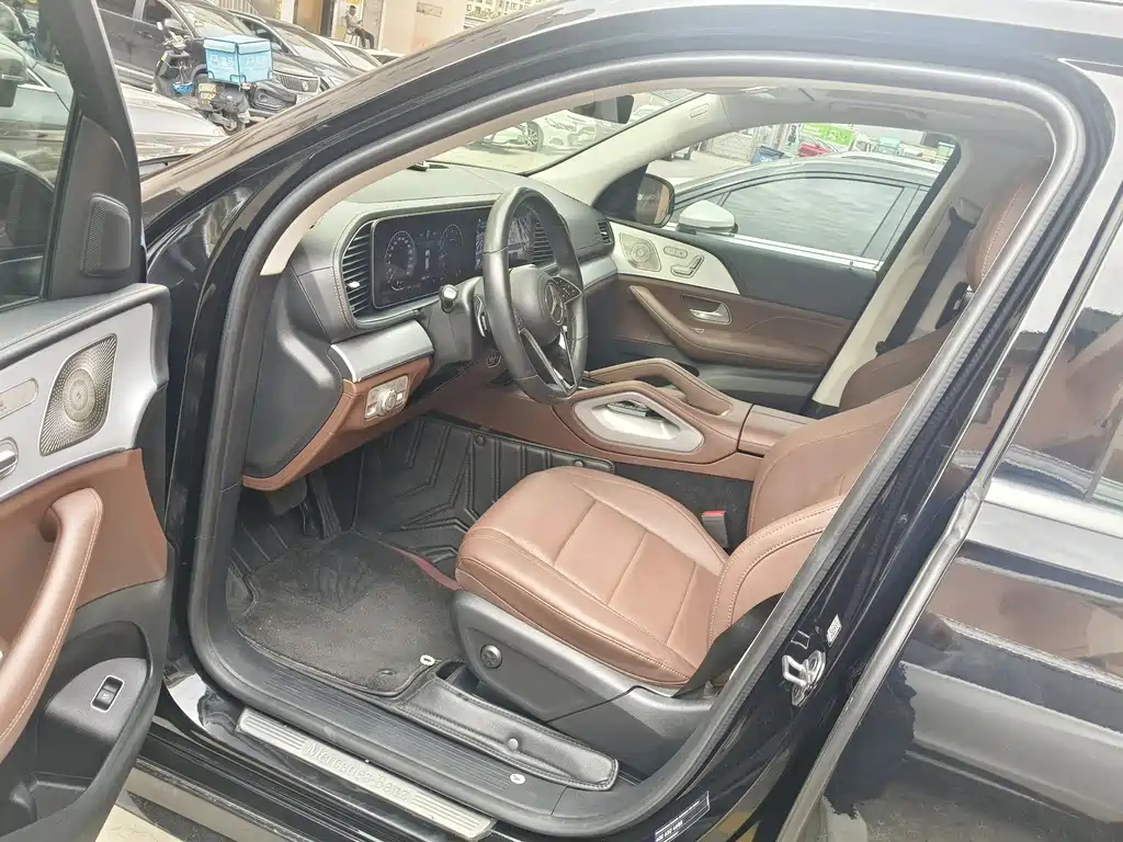 Mercedes-Benz GLE (Import) — миниатюра 12