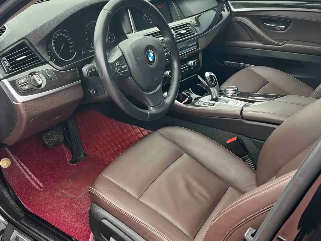 BMW 5 Series — миниатюра 7