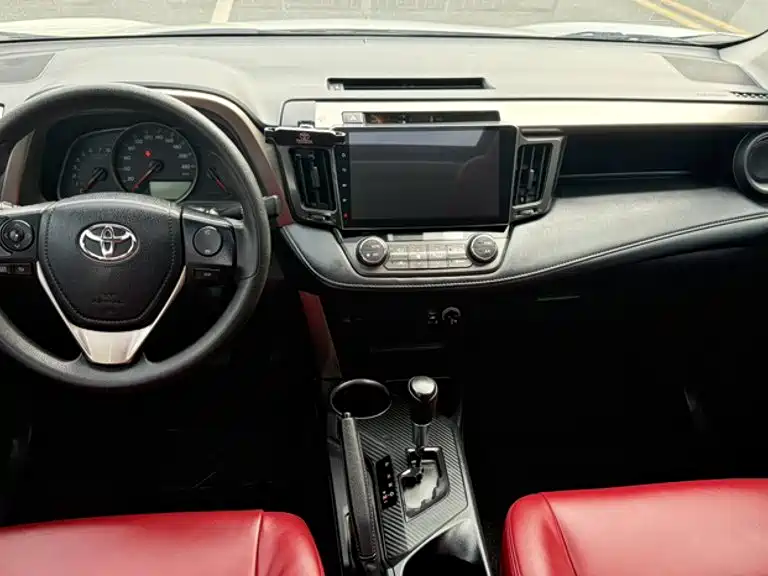 Toyota RAV4 — миниатюра 17