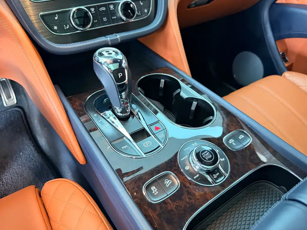 Bentley Bentayga — миниатюра 10
