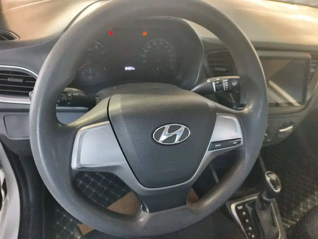 Hyundai Verna — миниатюра 3