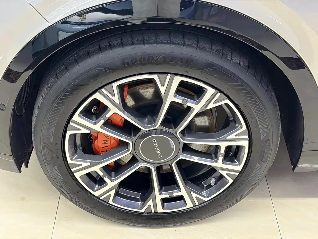Lynk & Co Рука 900. — миниатюра 25