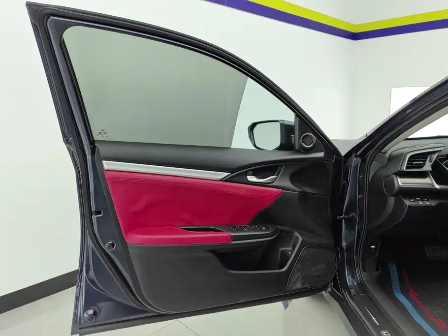 Honda Civic — миниатюра 7
