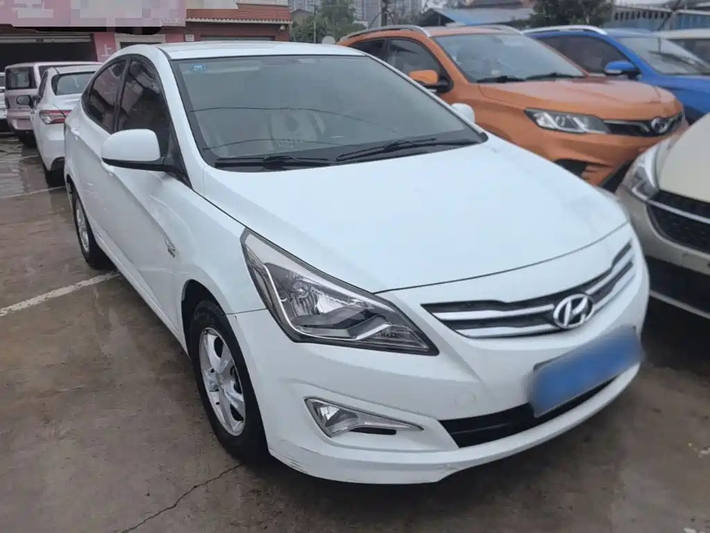 Hyundai Verna — миниатюра 4