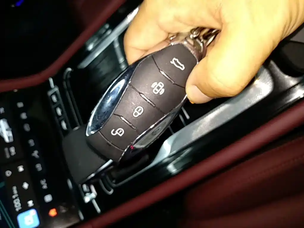 Hongqi H5 2025 1.5T DCT