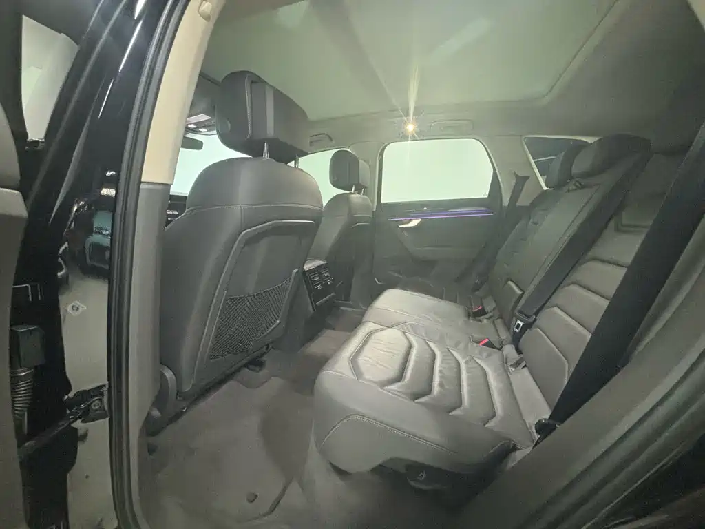 Volkswagen Touareg — миниатюра 17