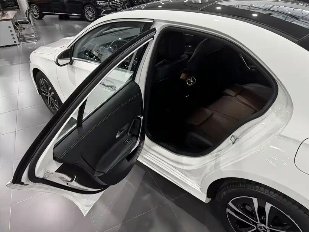 Mercedes-Benz A-Class — миниатюра 14
