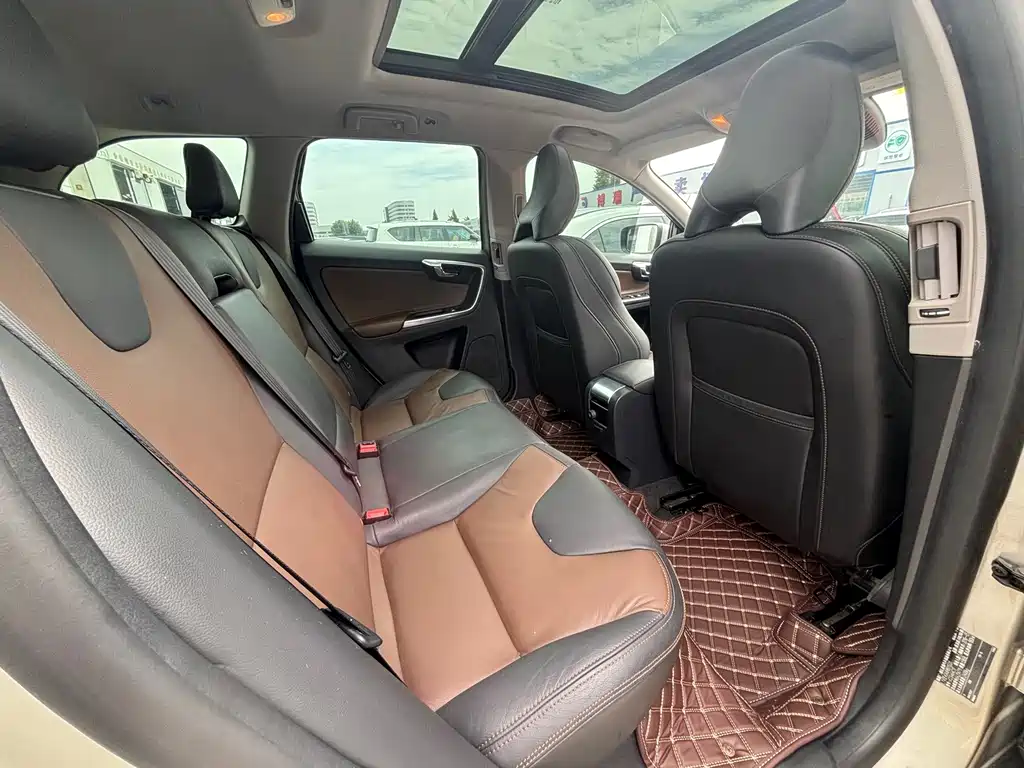 Volvo XC60 — миниатюра 14