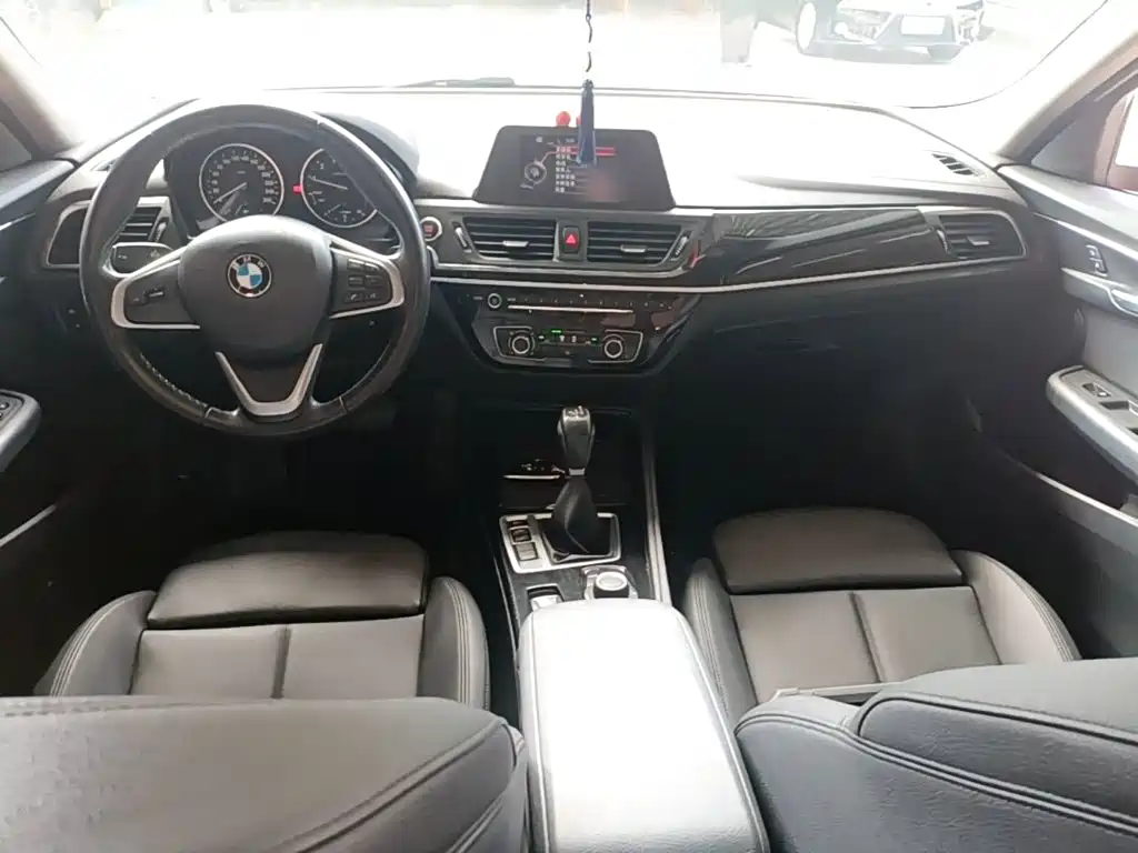 BMW 1 Series — миниатюра 10