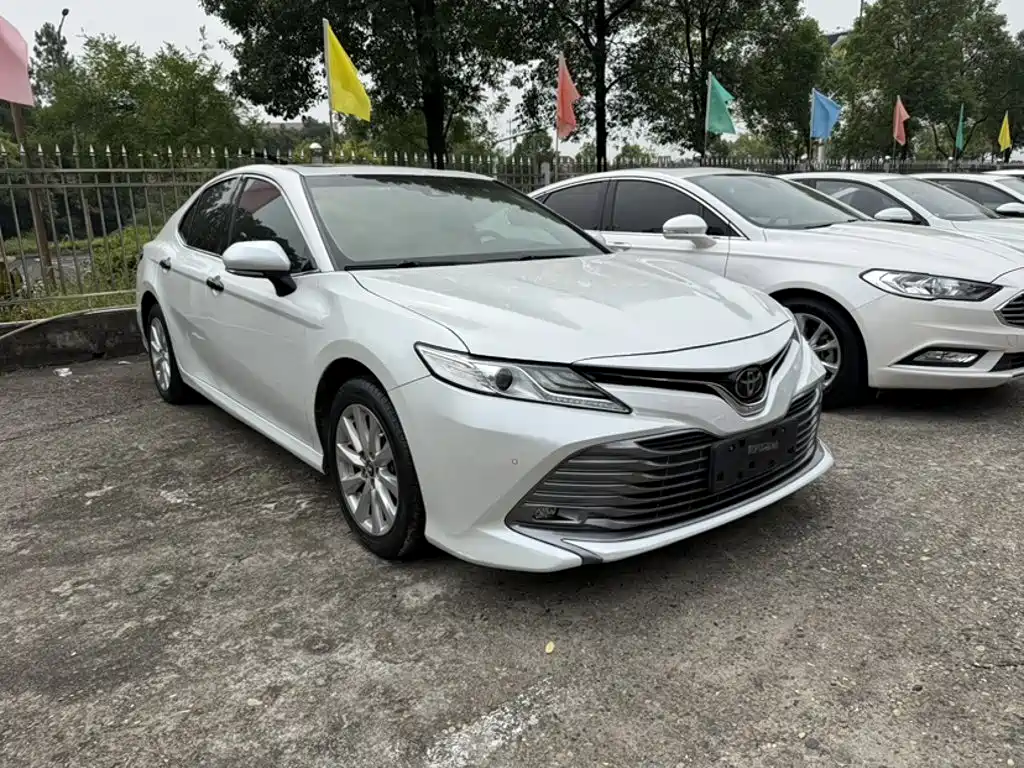 Toyota Camry — миниатюра 5