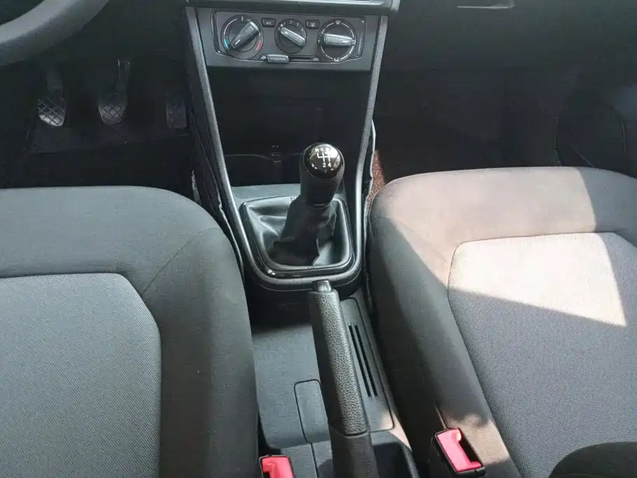 Volkswagen Jetta — миниатюра 16