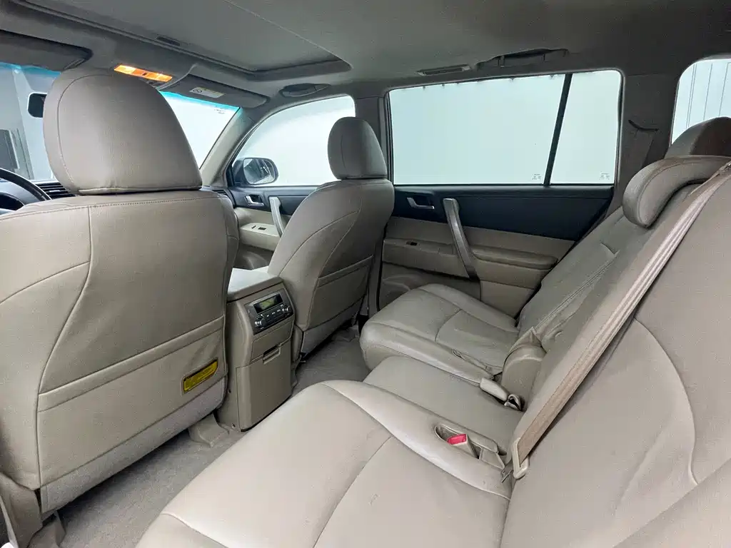 Toyota Highlander — миниатюра 9