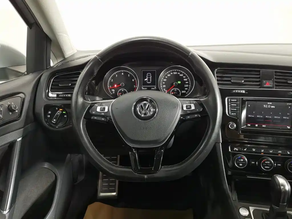 Volkswagen Golf — миниатюра 11