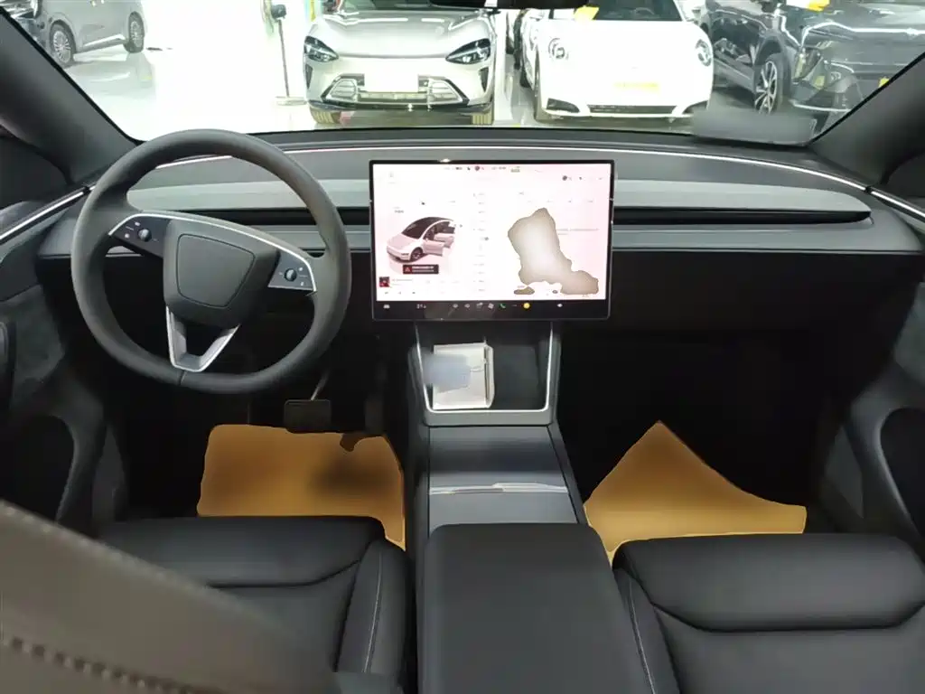 Tesla Model Y L
