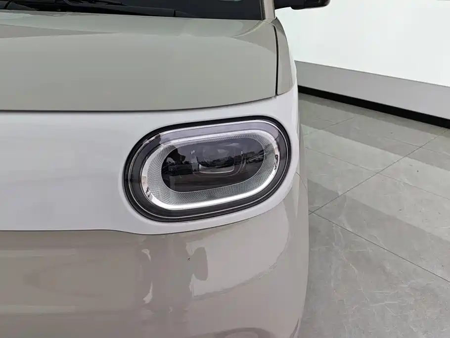 Wuling MINIEV — миниатюра 5