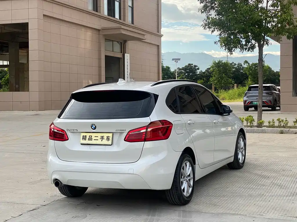 BMW 2 Series Active Tourer — миниатюра 7