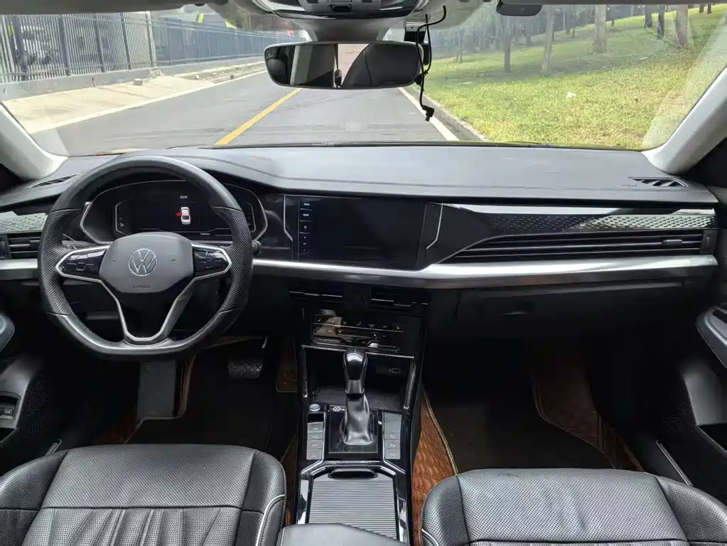 Volkswagen Passat PHEV — миниатюра 8