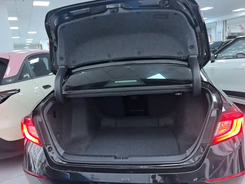 Honda Accord — миниатюра 19