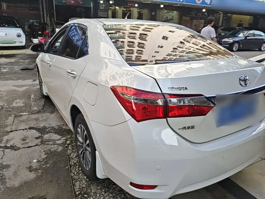 Toyota Corolla — миниатюра 5