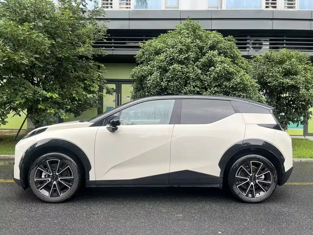 Zeekr X 2025 мест