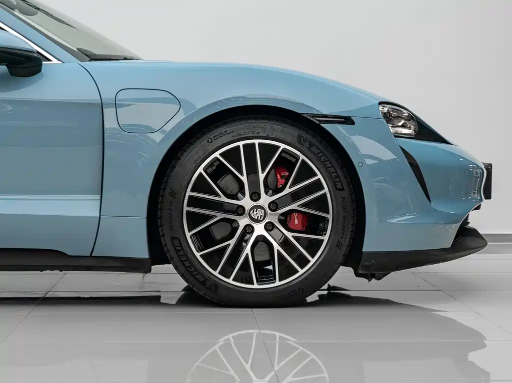 Porsche Taycan — миниатюра 9