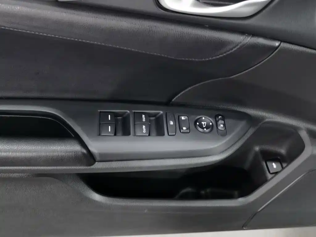Honda Civic — миниатюра 9