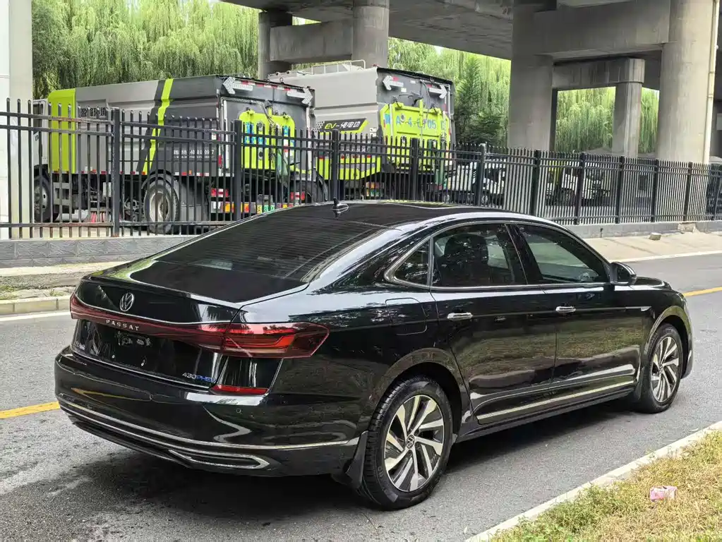 Volkswagen Passat PHEV — миниатюра 4