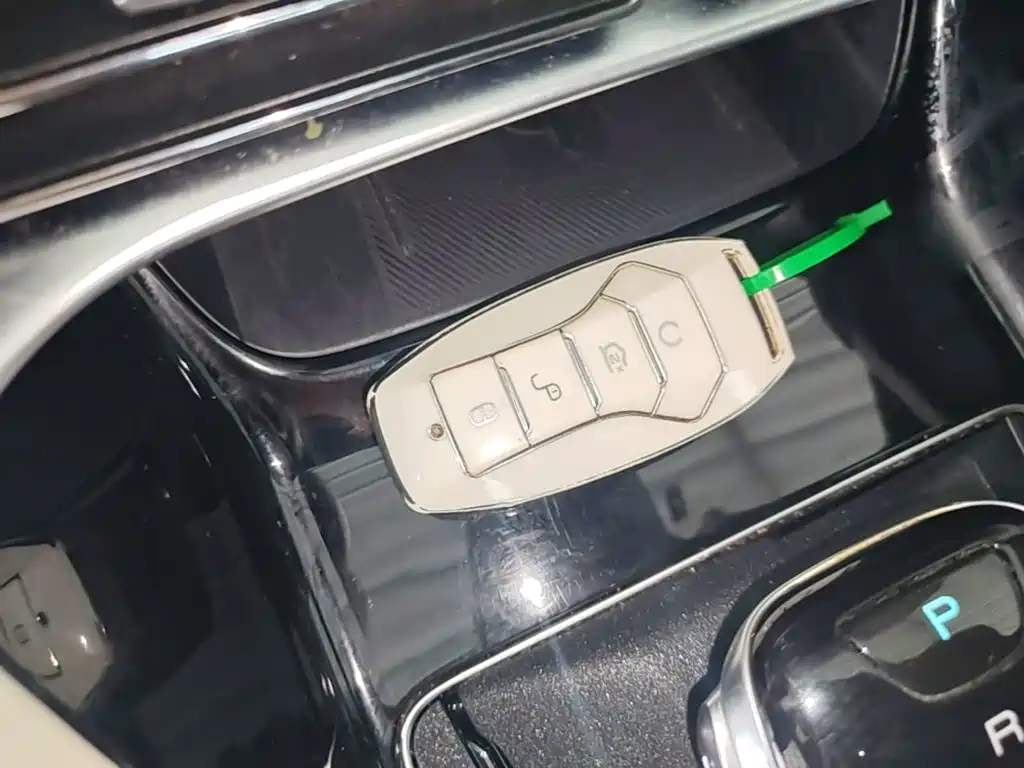 BYD PLUS New Energy — миниатюра 9