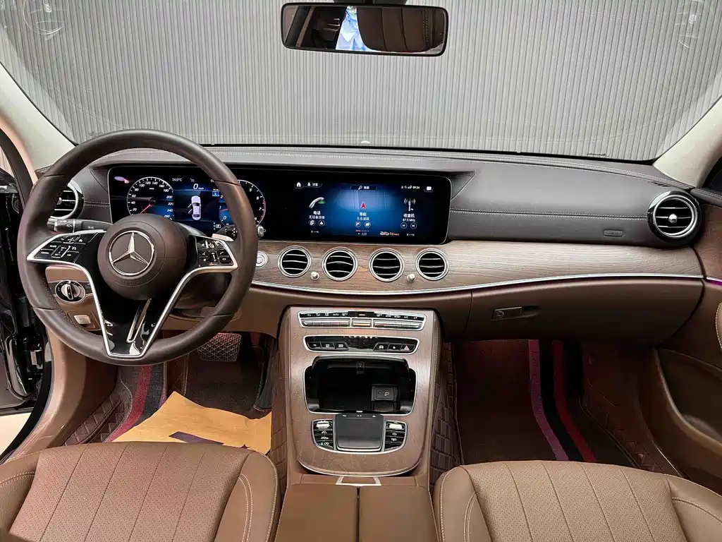 Mercedes-Benz E-Class — миниатюра 3