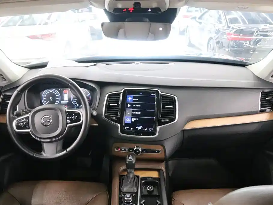 Volvo XC90 2019 T6 7 мест V