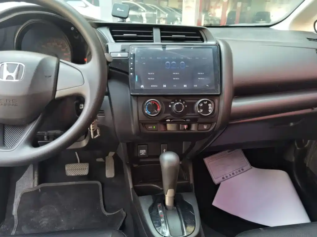 Honda Fit — миниатюра 13