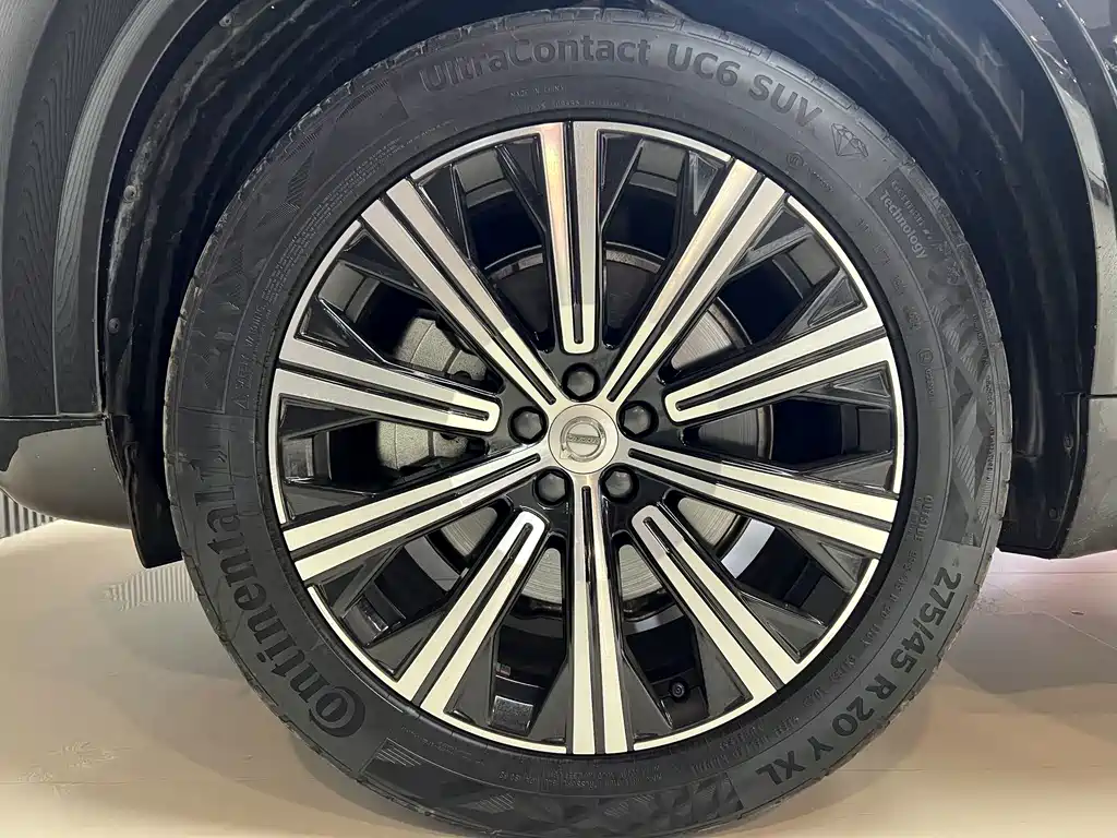 Volvo XC90 — миниатюра 22