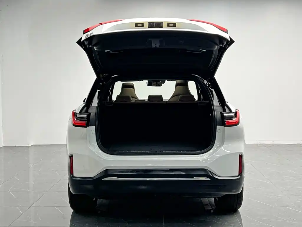 NIO ES6 — миниатюра 10