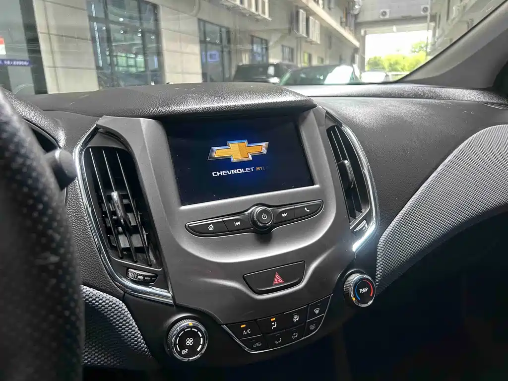 Chevrolet Cruze — миниатюра 15
