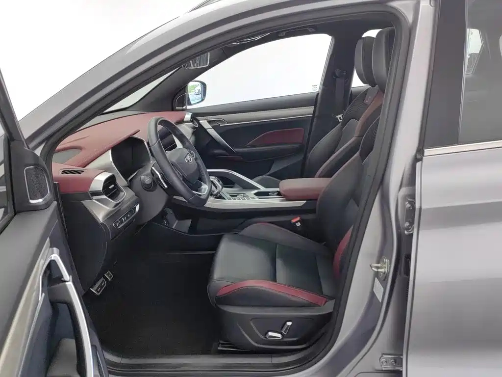 Geely Binyue — миниатюра 10