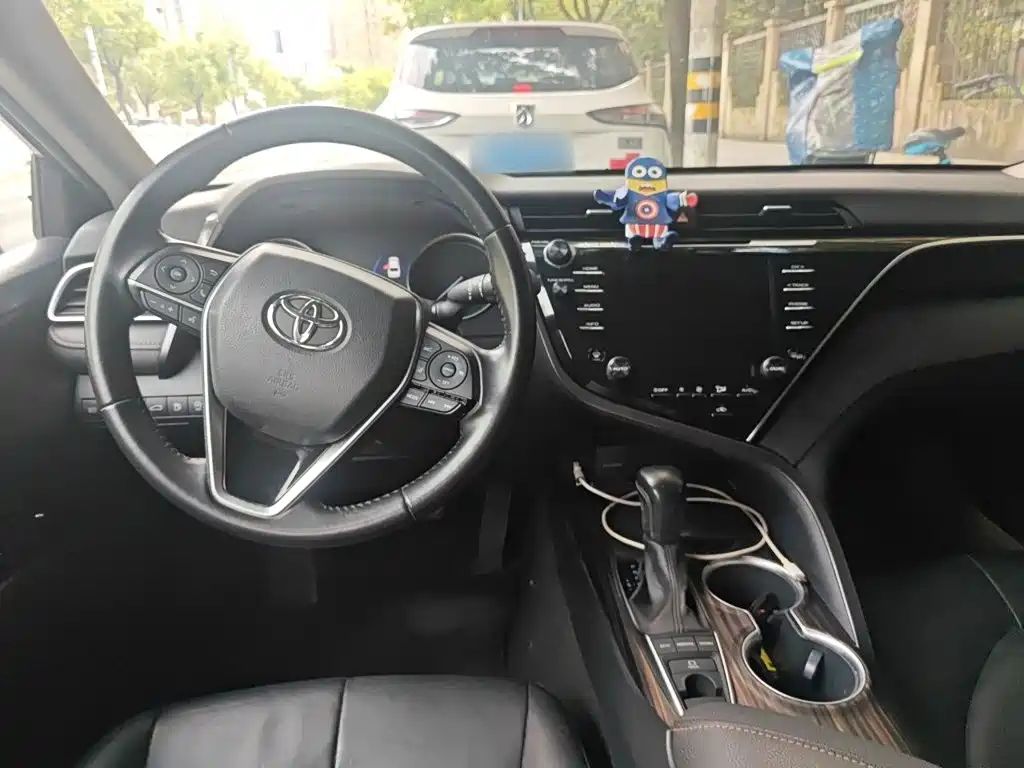 Toyota Camry — миниатюра 13