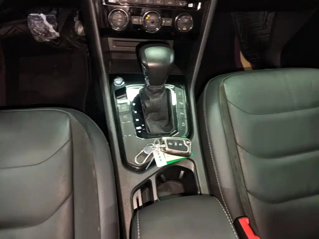 Volkswagen Tiguan L — миниатюра 14