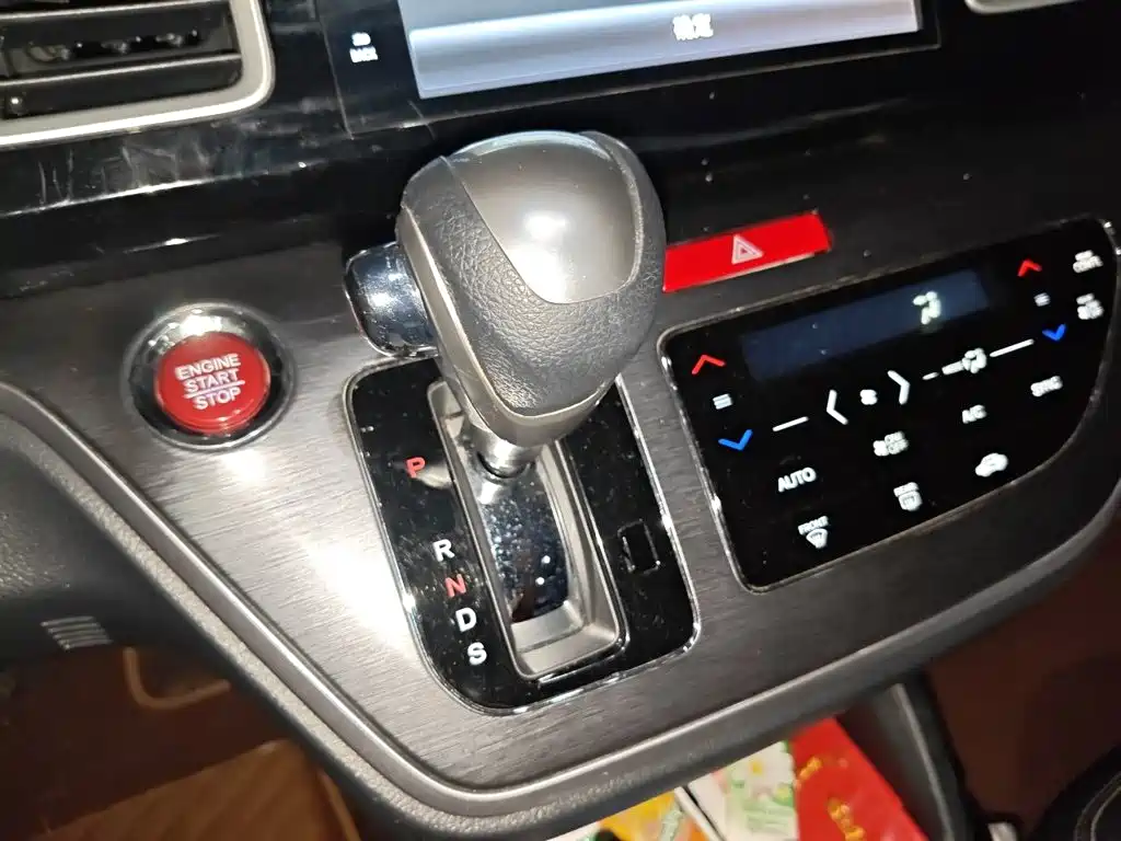 Honda Elysion — миниатюра 10