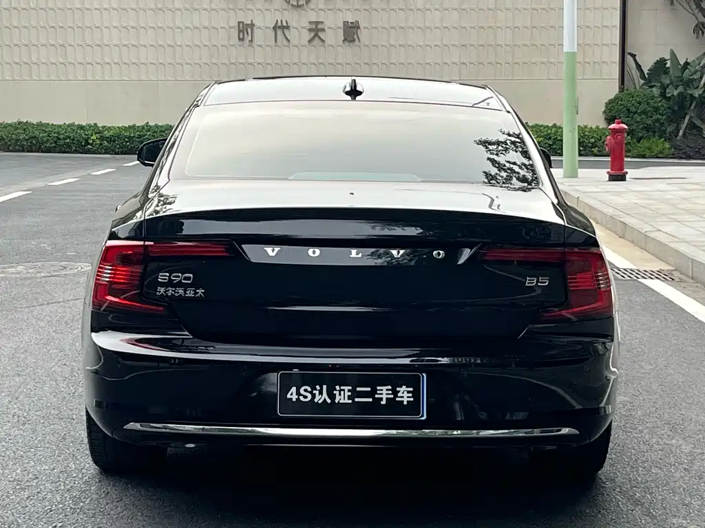 Volvo S90 2022 B5 Luxury