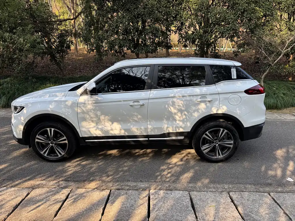 GEELY AUTOMOBILE BOYUE